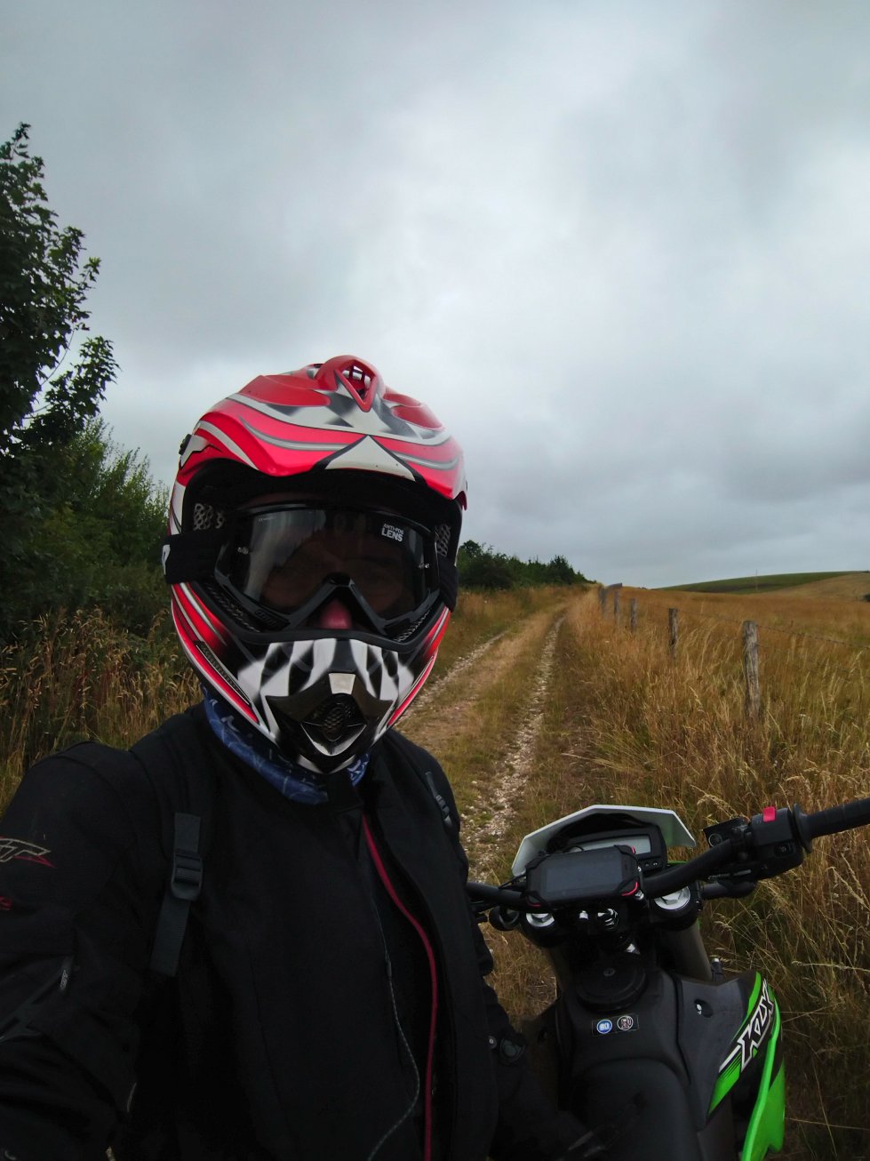 2016 Kawasaki KLX250 photograph 1