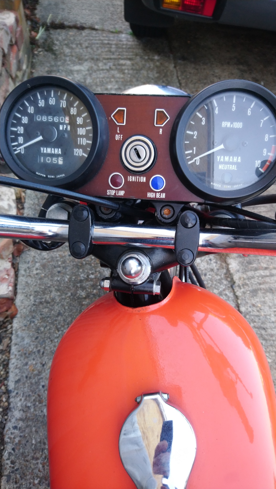 1975 Yamaha RD350B photograph 4