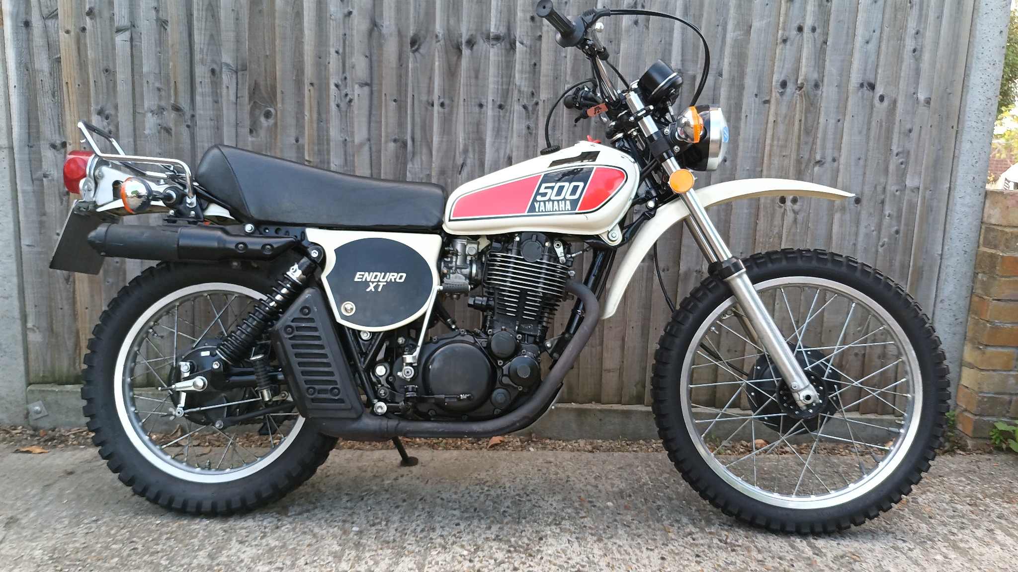 1976 Yamaha XT500 photograph 2